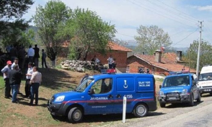 YAŞLI ADAM EVİNDE ÖLÜ BULUNDU