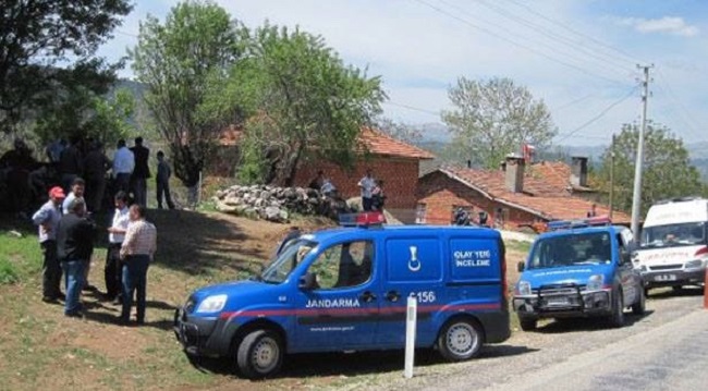 YAŞLI ADAM EVİNDE ÖLÜ BULUNDU