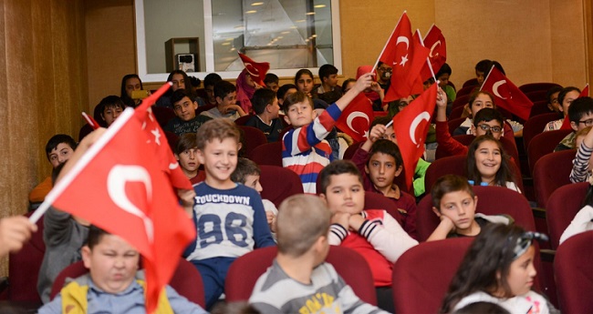 GENÇLİK MERKEZİNDE 29 EKİM COŞKUSU