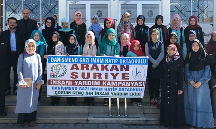 ORTAOKUL ÖĞRENCİLERİNDEN ARAKAN’A YARDIM