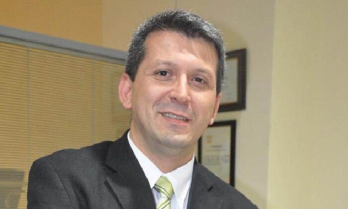 CAM FİLMİ YASAĞINA TEPKİ