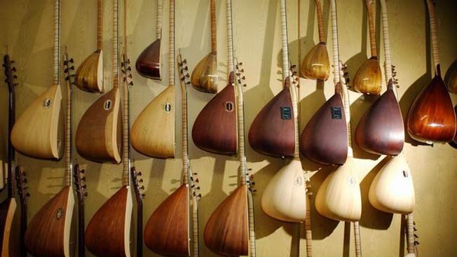 BAĞLAMA KURSU VERİLECEK