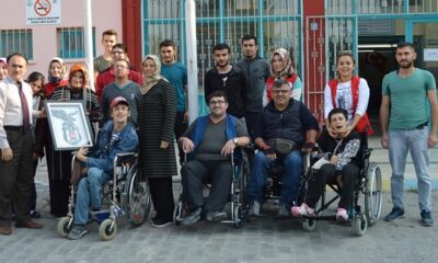 ENGELLİ GENCİN AZMİ ÖRNEK OLMALI