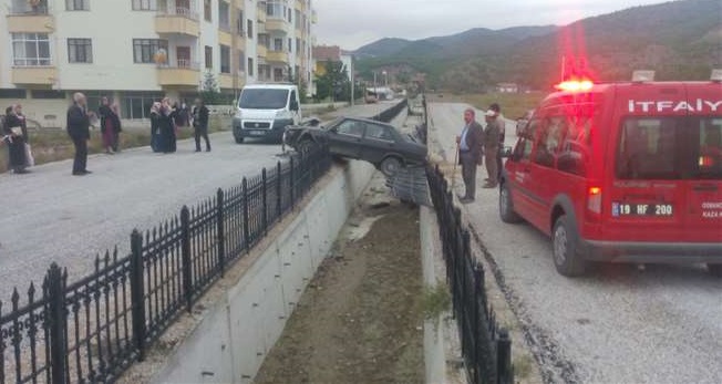 SEL KANALINDA ASILI KALDI