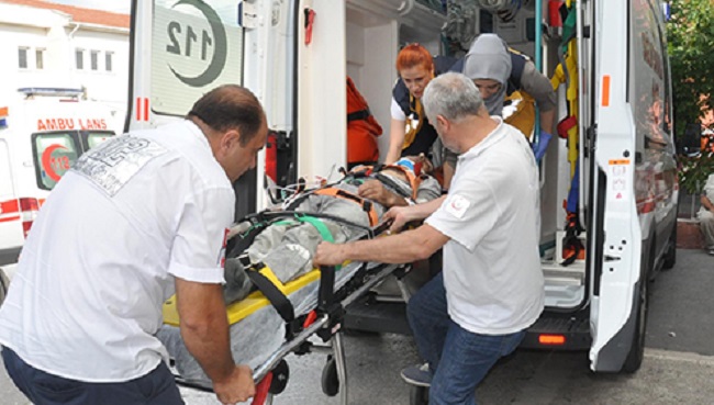 İSKELEDEN DÜŞEN İŞÇİ AĞIR YARALANDI
