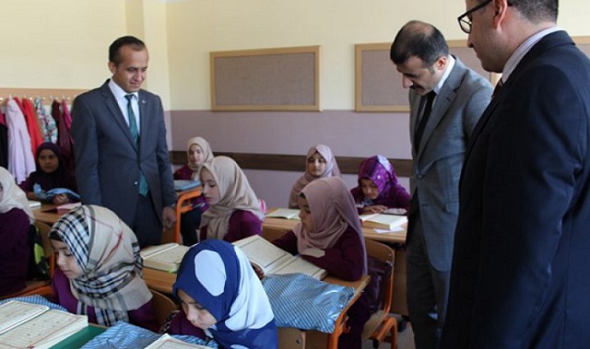 İMAM HATİP OKULLARINI ZİYARET ETTİ