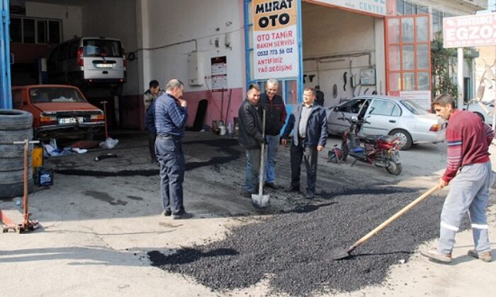 SANAYİDE BOZULAN YOLLAR YAPILDI