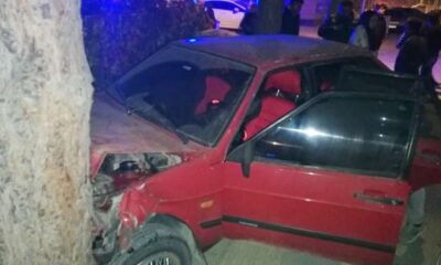 OTOMOBİLLER KAVŞAKTA ÇARPIŞTI
