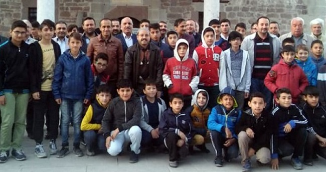 ÖĞRENCİLER GÜNE NAMAZLA BAŞLAYACAK