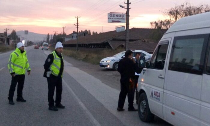 ÖĞRENCİ SERVİSLERİNE SIKI DENETİM