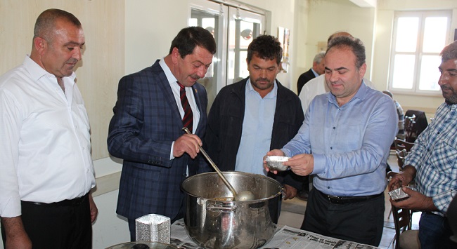 ŞOFÖRLER ODASI AŞURE DAĞITTI