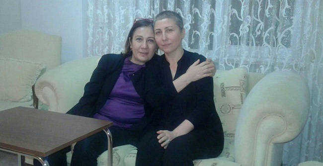 ACILI ANNEYİ YALNIZ BIRAKMADI