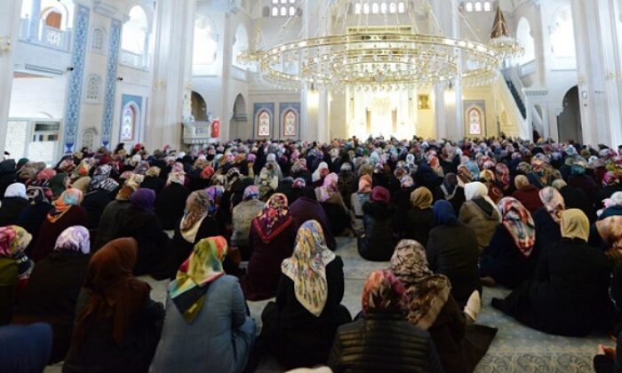 KADINLARDAN MEVLİT KANDİLİ PROGRAMI