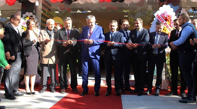 ÇORUM’DA EN BÜYÜK YATAK MAĞAZASI AÇILDI