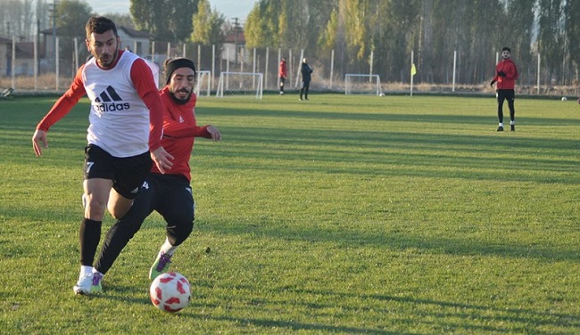 BELEDİYESPOR’DA FUTBOLCULAR HIRSLI