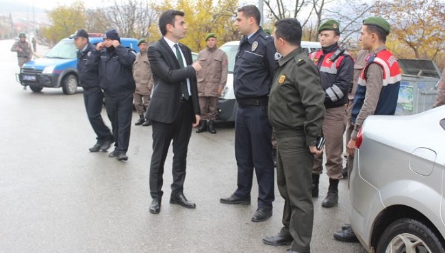 KAYMAKAM TRAFİK DENETLEMELERİNE KATILDI