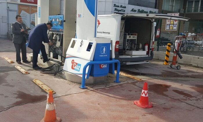 AKARYAKIT VE LPG İSTASYONLARI DENETLENDİ