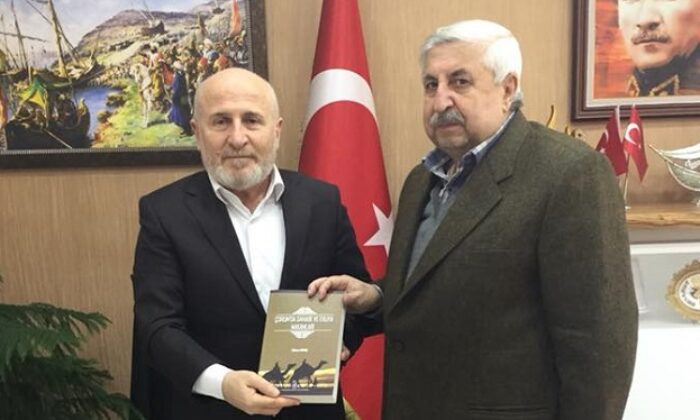 KAYA’YA KİTABINI HEDİYE ETTİ