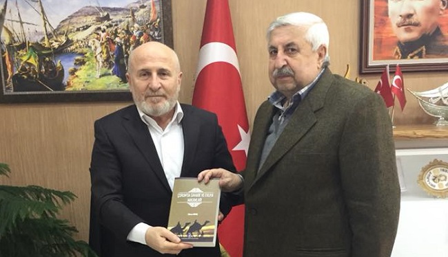 KAYA’YA KİTABINI HEDİYE ETTİ