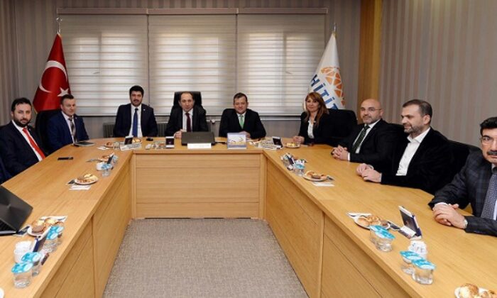 ÜNİVERSİTE SEKTÖR İŞBİRLİĞİ GELİŞİYOR