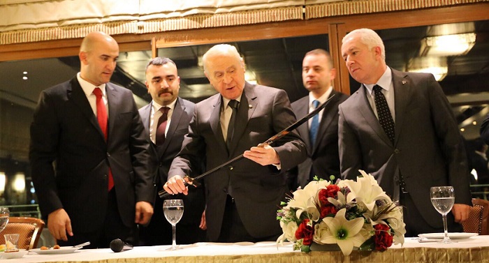 BAHÇELİ’YE ESKİ BAŞKANLARDAN DESTEK