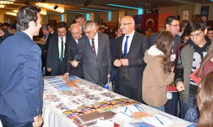 ÜNİVERSİTE TANITIM GÜNLERİ BAŞLADI