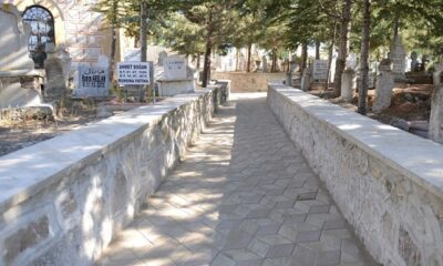 MEZARLIKLARDA YOĞUN ÇALIŞMA BAŞLADI