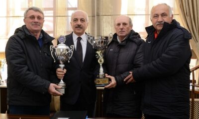 ŞAMPİYONLUK KUPALARI ZEKİ GÜL’DE