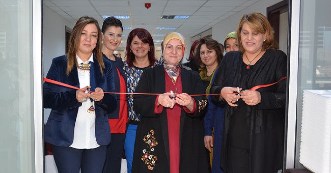 POLİS EŞLERİNDEN YARDIM KERMESİ