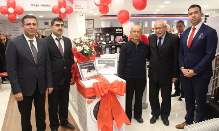 ARÇELİK’TEN ÖĞRETMENLERE ÖDÜL