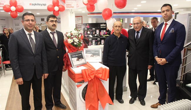 ARÇELİK’TEN ÖĞRETMENLERE ÖDÜL