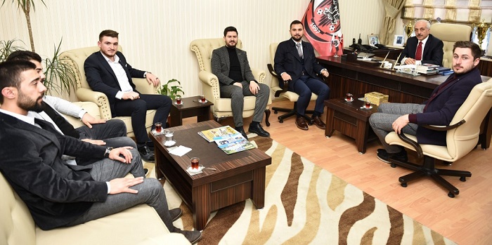 GENÇ MÜSİAD’DAN GÜL’E DAVET