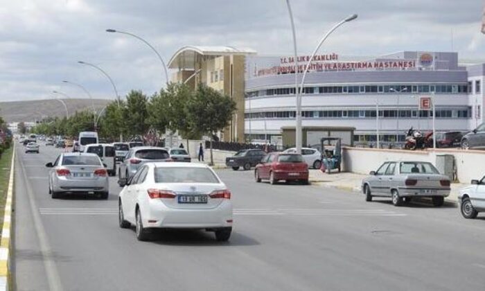 YENİ HASTANENİN GİRİŞİ DEĞİŞİYOR!