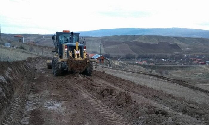 HOBİ BAHÇELERİNİN YOLLARI YAPILDI