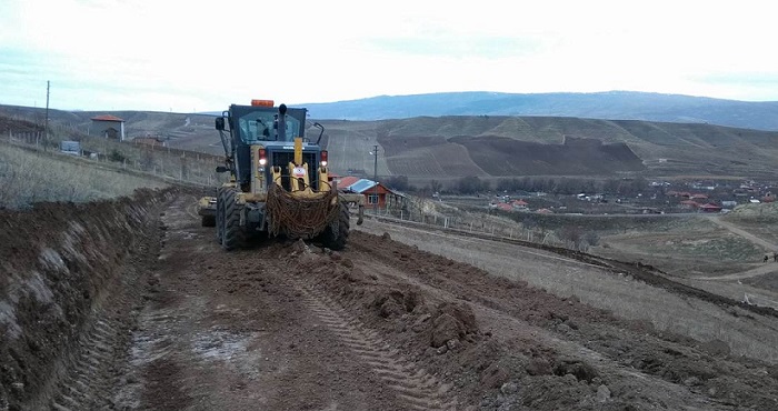 HOBİ BAHÇELERİNİN YOLLARI YAPILDI