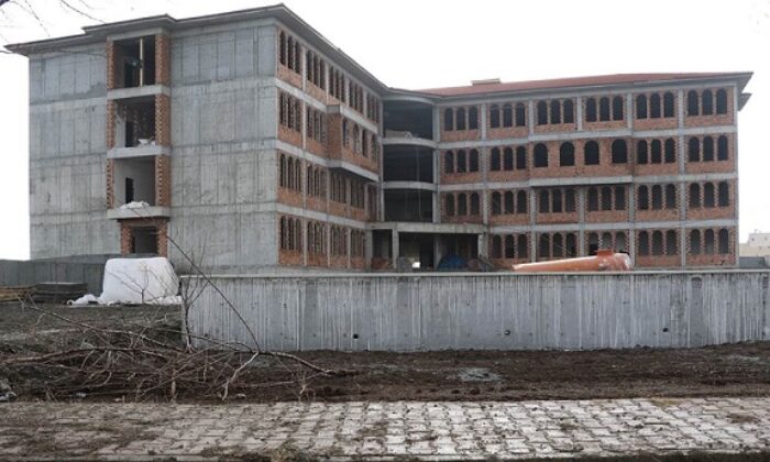 ALACA İLÇESİNE 2 YENİ OKUL YAPILIYOR