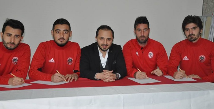 BELEDİYESPOR’DA 4 FUTBOLCU İMZA ATTI