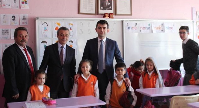KAYMAKAM ÖĞRENCİLERİN İSTEKLERİNİ DİNLEDİ