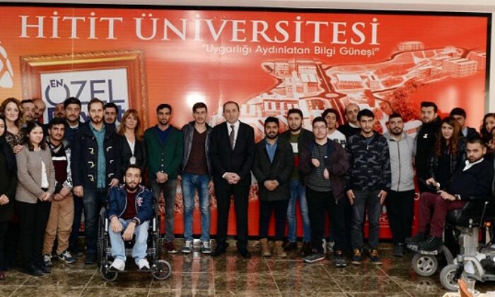 REKTÖR ALKAN ÖĞRENCİLERLE BULUŞTU