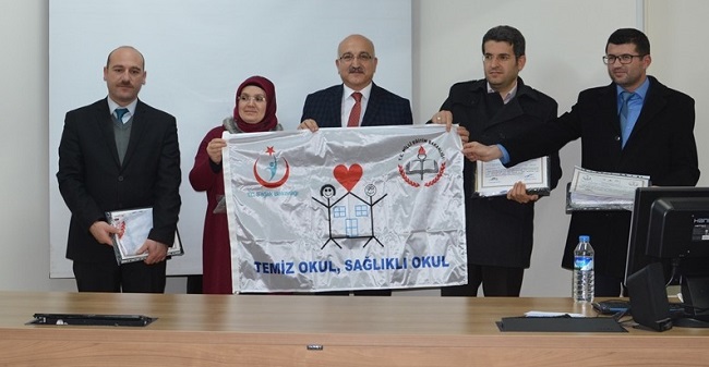 22 OKUL BEYAZ BAYRAK SERTİFİKASI ALDI