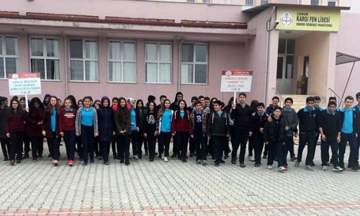 ÖĞRENCİLER SAĞLIK İÇİN YÜRÜDÜ