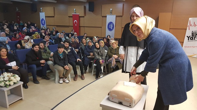 İLK YARDIM EĞİTİMİ ALDILAR