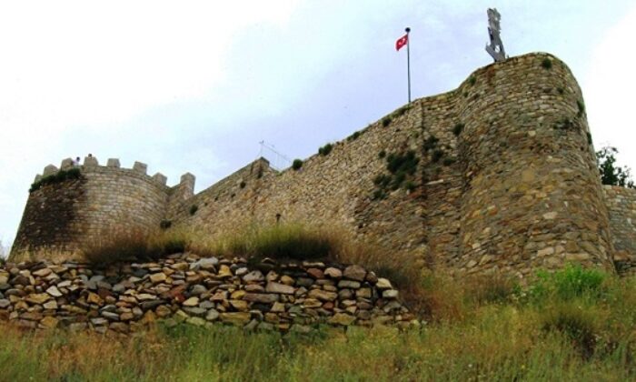 İSKİLİP’İN ALTINDA TÜNEL BULUNDU