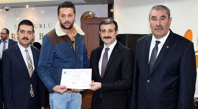 BAŞARILI GİRİŞİMCİLER SERTİFİKALARINI ALDI