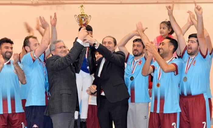 FUTSALDA ŞAMPİYON İLAHİYAT FAKÜLTESİ OLDU