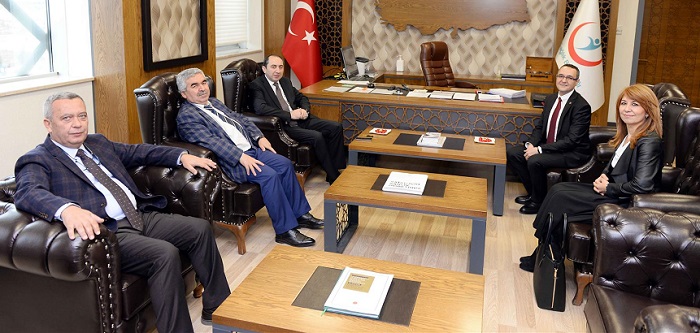 REKTÖR YENİ BAŞHEKİMİ TEBRİK ETTİ