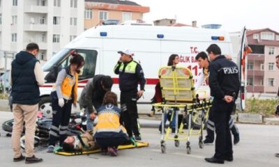 OTOMOBİL İLE MOTOSİKLET ÇARPIŞTI