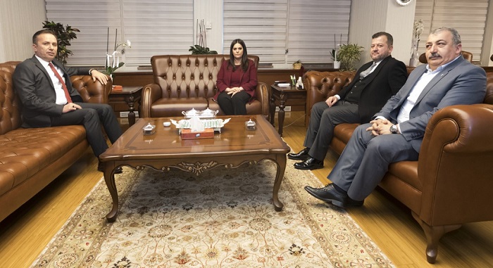 TAŞERONLARIN SORUNLARINI BAKAN’A İLETTİ