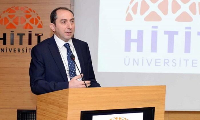 REKTÖR ALKAN YENİ UYGULAMAYI ANLATTI