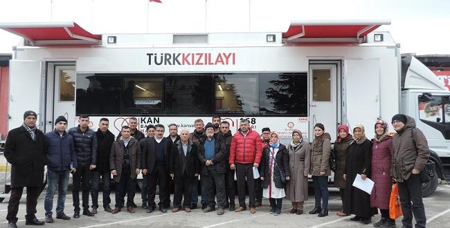 AK PARTİ TEŞKİLATI KAN BAĞIŞI YAPTI